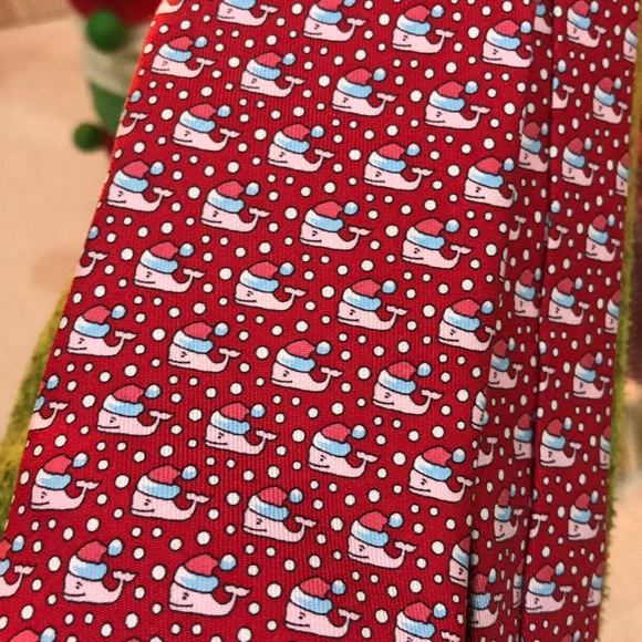 Vineyard Vines Boys Silk Tie Santa Whale Red NWT - Picture 3 of 7